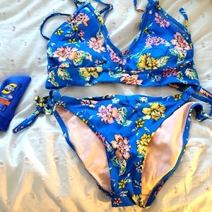 Super cute blue floral bikini
